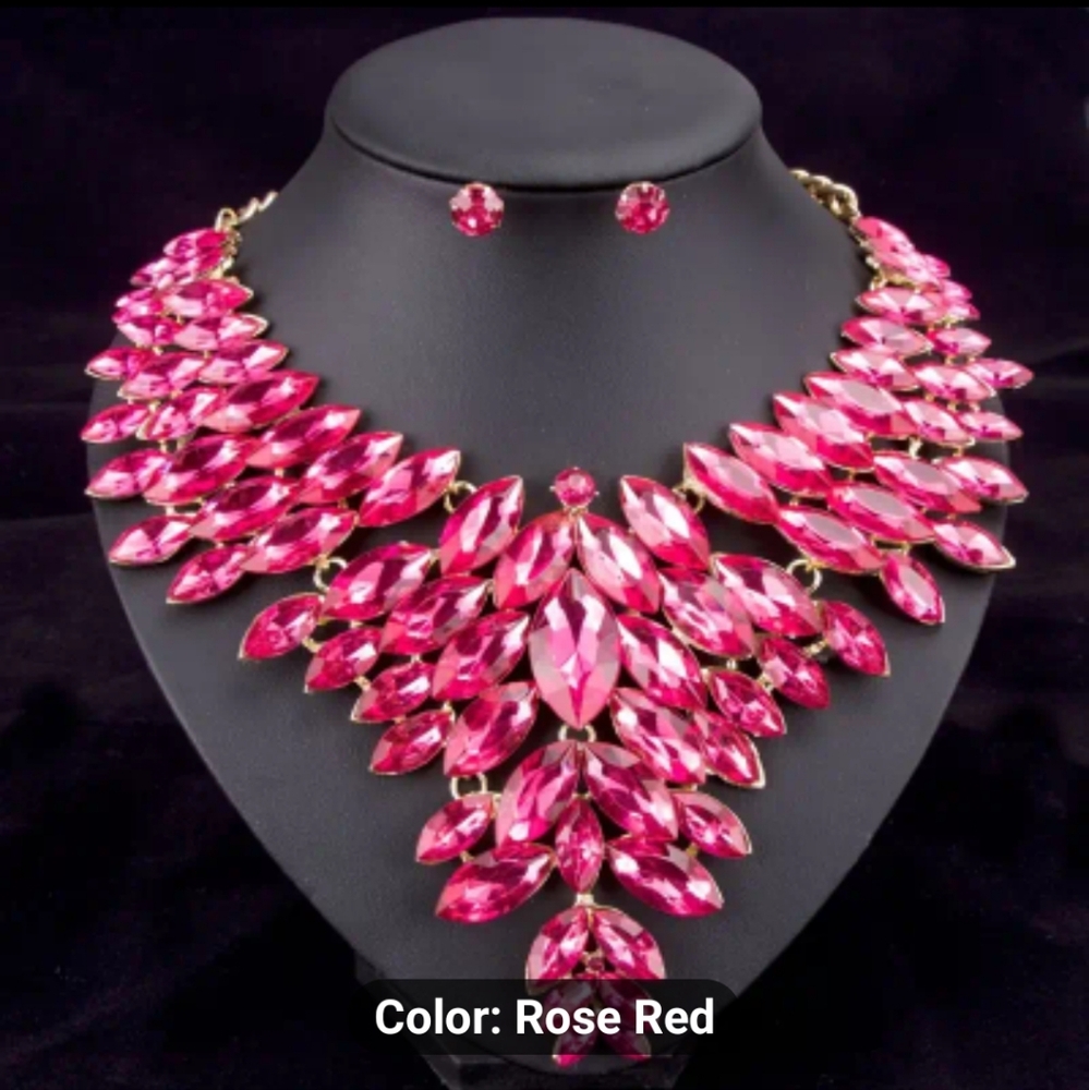 NEW LOVELY STATEMENT GEMSTONE CRYSTAL NECKLACE SET WITH EARRINGS